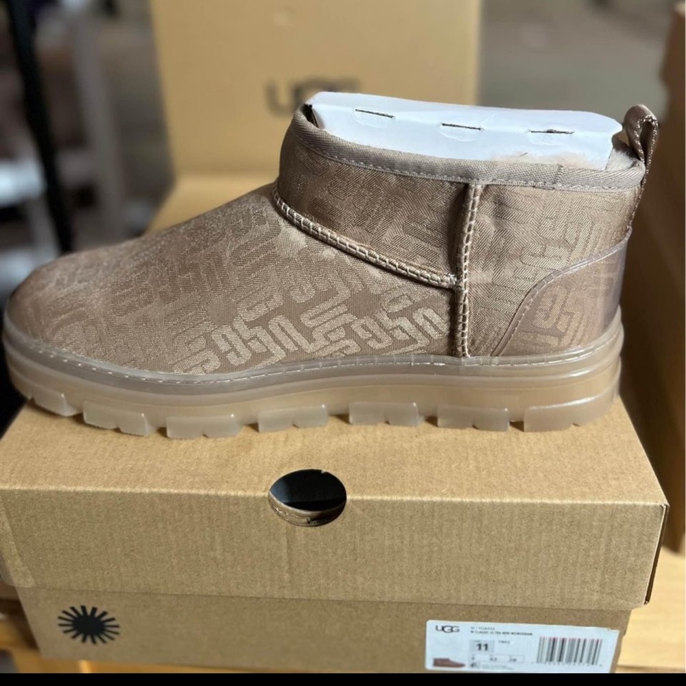 Ugg monogram mini in chestnut